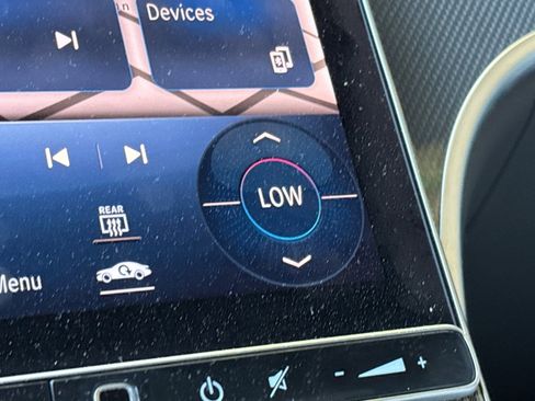 Used 2024 Mercedes-Benz GLC 300 4MATIC image 31