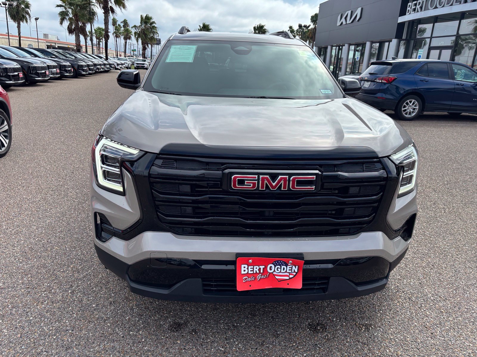 Used 2026 GMC Terrain Elevation w/ Elevation Premium Package FWD image 2