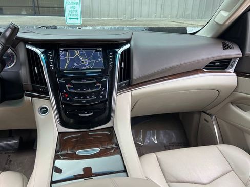 Used 2017 Cadillac Escalade image 15