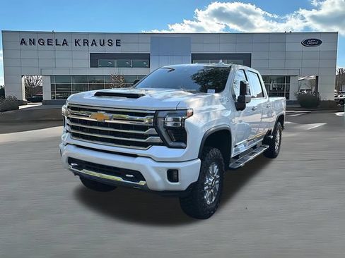 Used 2025 Chevrolet Silverado 2500 High Country AWD/4WD image 3
