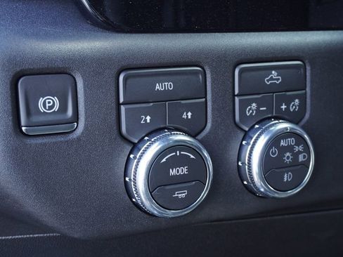 New 2026 GMC Sierra 1500 Elevation image 18