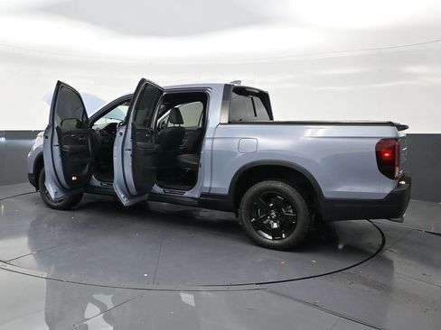 Used 2025 Honda Ridgeline Black Edition image 32