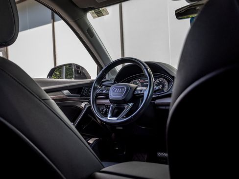Used 2021 Audi Q5 2.0T Premium Plus w/ Premium Plus Package AWD/4WD image 13