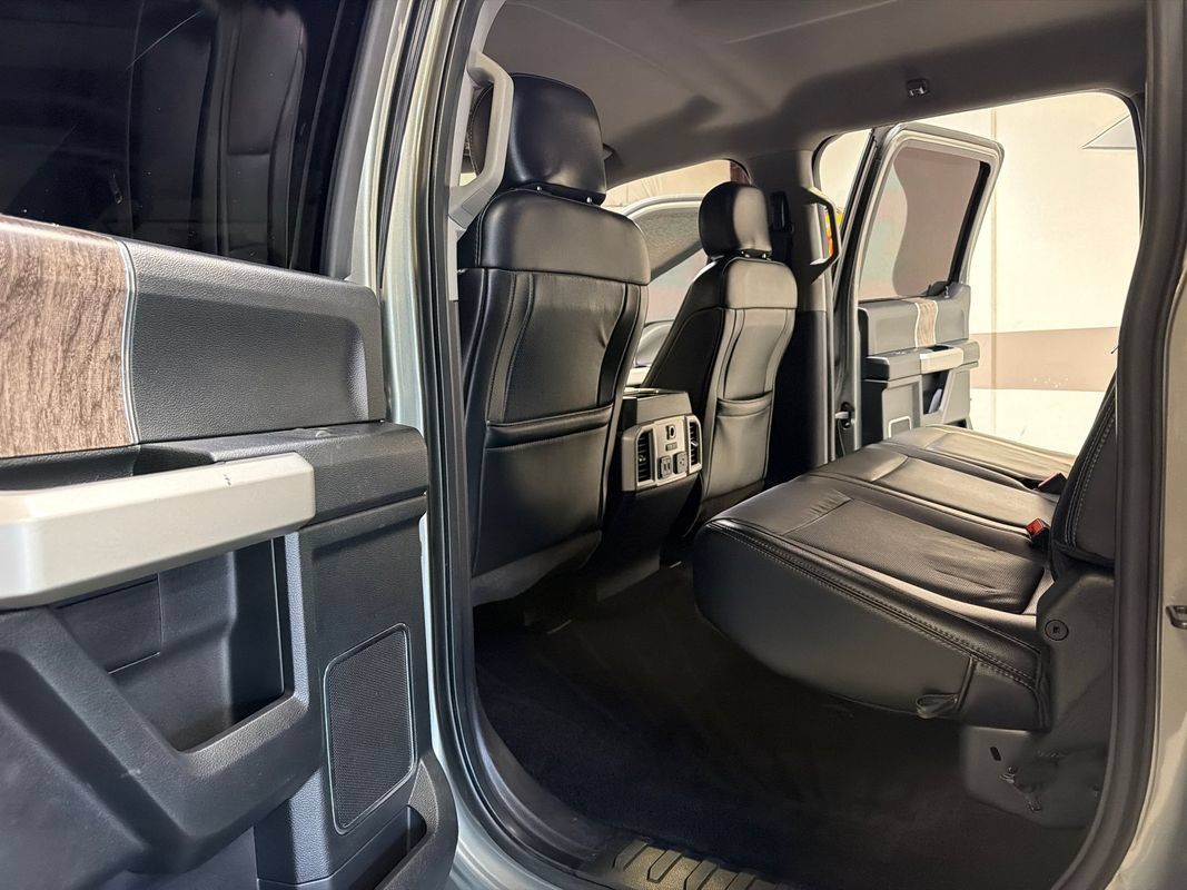 Used 2019 Ford F250 Lariat w/ Lariat Ultimate Package AWD/4WD image 34