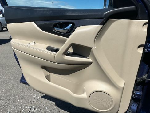 Used 2020 Nissan Rogue SV AWD/4WD image 18