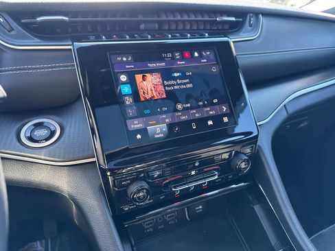 Used 2023 Jeep Grand Cherokee L Laredo image 23