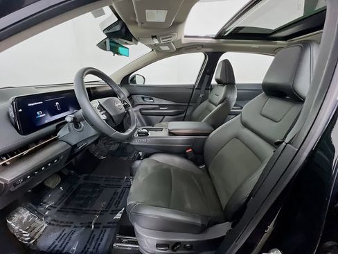 Used 2024 Nissan Ariya AWD image 21