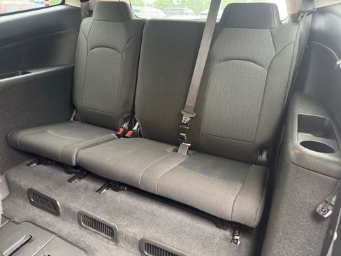 Used 2017 Chevrolet Traverse LT FWD image 10