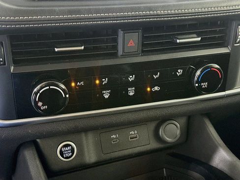 Used 2021 Nissan Rogue S FWD image 16