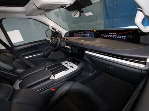 New 2026 Lincoln Navigator Reserve AWD/4WD image 20