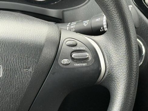 Used 2019 Nissan Pathfinder S AWD/4WD image 28