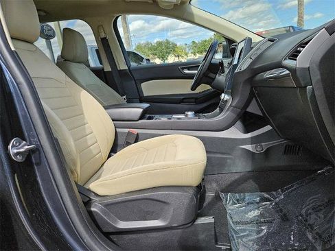 Certified 2024 Ford Edge SE image 32