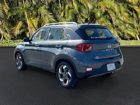Used 2025 Hyundai Venue SEL FWD image 7
