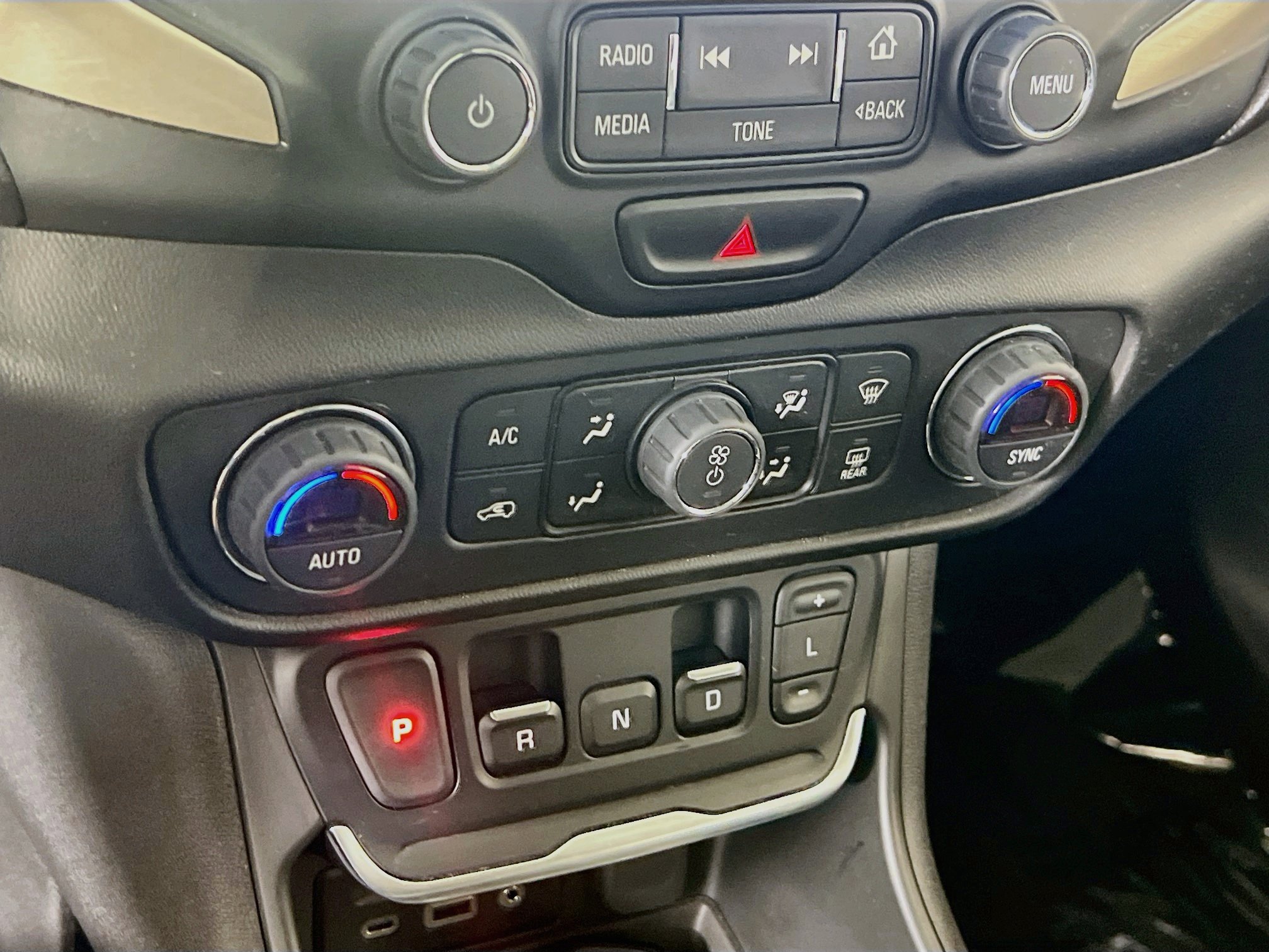 Used 2018 GMC Terrain Denali w/ Advanced Safety Package AWD/4WD image 16