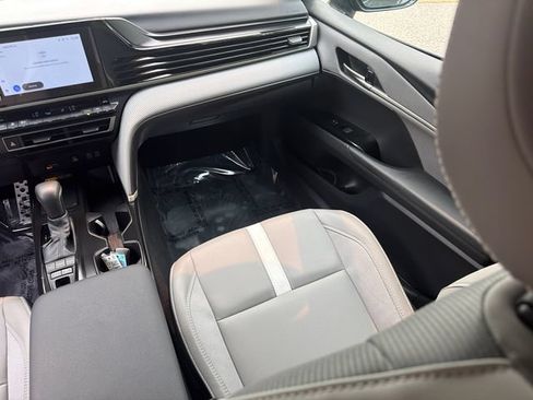 Used 2026 Toyota Camry SE w/ Convenience Package FWD image 19