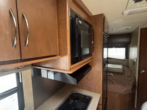 Used 2013 Mercedes-Benz Sprinter 3500 image 29