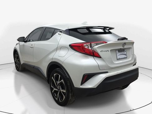 Used 2021 Toyota C-HR XLE FWD image 6