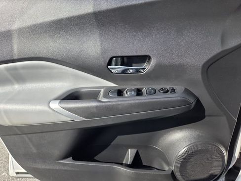 Used 2023 Nissan Kicks SR w/ SR Premium Package FWD image 22