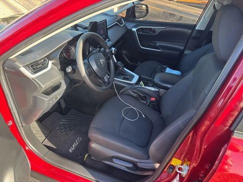 Used 2020 Toyota RAV4 LE w/ Carpet Mat Package AWD/4WD image 3
