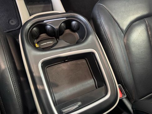 Used 2020 Chrysler Pacifica Touring-L Plus image 23