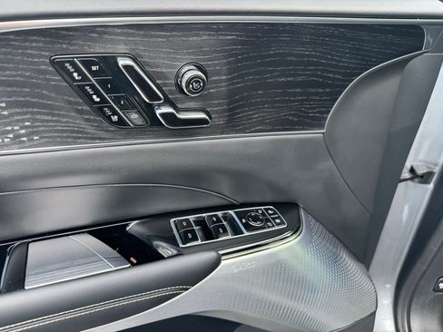 Used 2023 Cadillac Lyriq AWD image 39