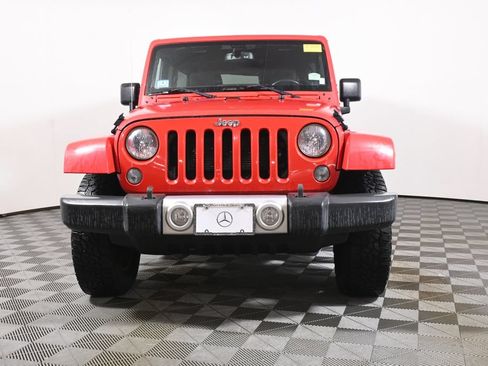 Used 2015 Jeep Wrangler Unlimited Sahara w/ Dual Top Group AWD/4WD image 10