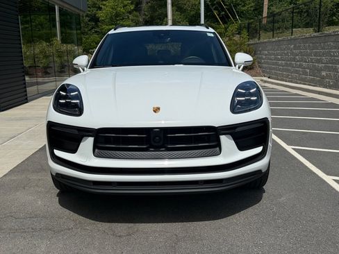 Certified 2026 Porsche Macan Turbo AWD/4WD image 10