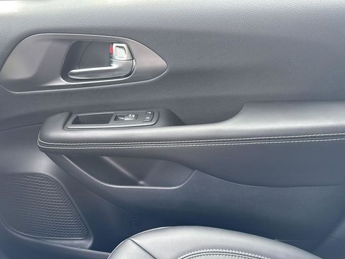 New 2026 Chrysler Pacifica Select w/ S Appearance Package image 22