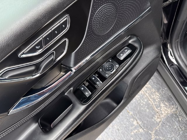 Used 2023 Lincoln Corsair AWD image 14