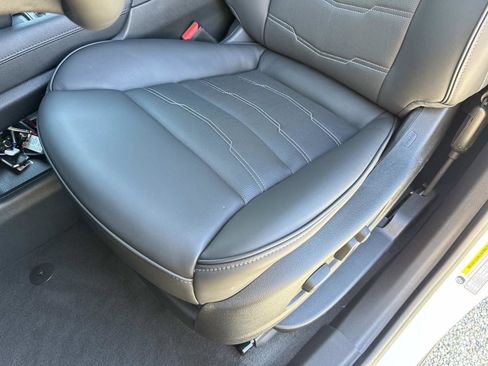 New 2025 Cadillac XT6 Premium Luxury w/ Platinum Package image 24