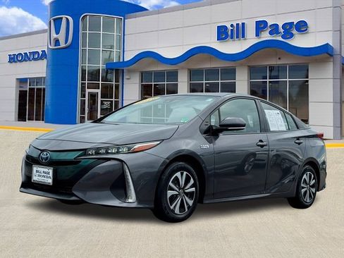 Used 2019 Toyota Prius Prime Premium image 2