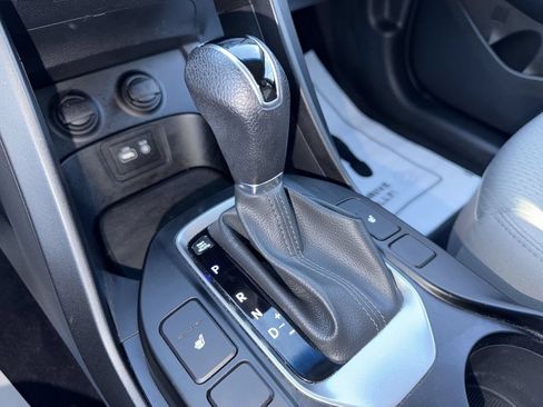 Used 2018 Hyundai Santa Fe Sport w/ 2.4L Value Package 02 FWD image 23