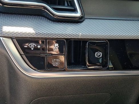 Used 2023 Kia Sportage LX AWD/4WD image 23