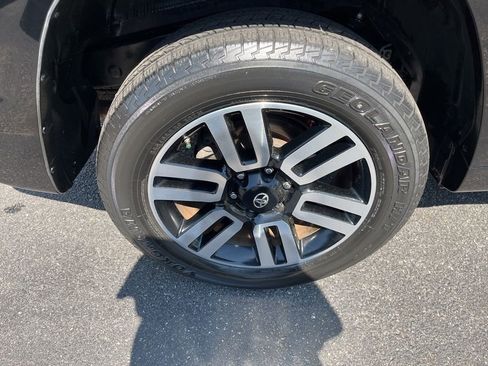 Used 2018 Toyota 4Runner Limited image 11