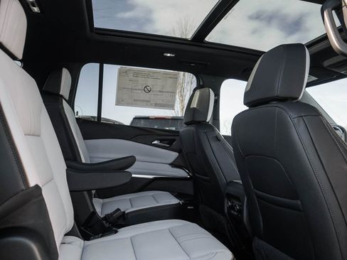 New 2026 Chevrolet Traverse High Country w/ LPO, Floor Liner Package image 14