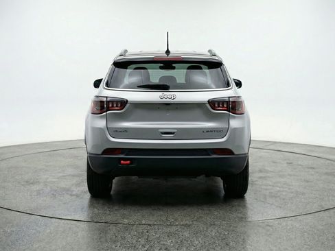 Used 2025 Jeep Compass Trailhawk AWD/4WD image 7