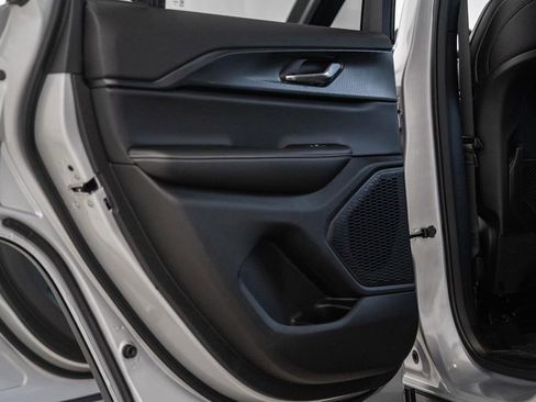 New 2025 Jeep Grand Cherokee Altitude image 35