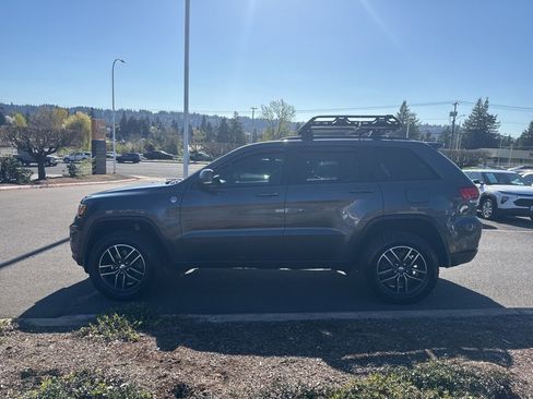 Used 2018 Jeep Grand Cherokee Trailhawk w/ Trailhawk Luxury Group image 4