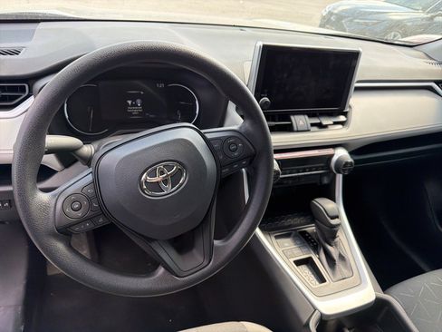 Used 2025 Toyota RAV4 XLE image 9