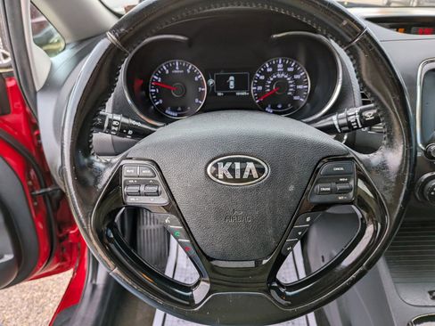 Used 2018 Kia Forte S w/ S Technology Plus Package FWD image 39