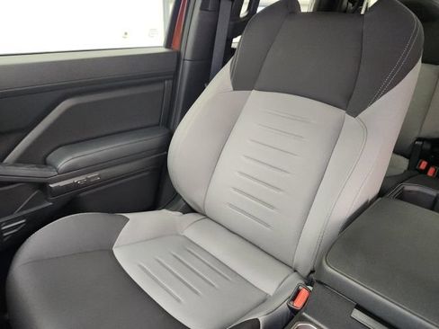 Used 2025 Toyota Tacoma TRD Sport AWD/4WD image 15