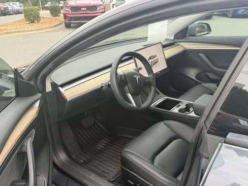 Used 2023 Tesla Model 3 Standard Range RWD image 4