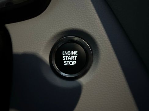 Used 2024 Toyota Corolla SE image 27