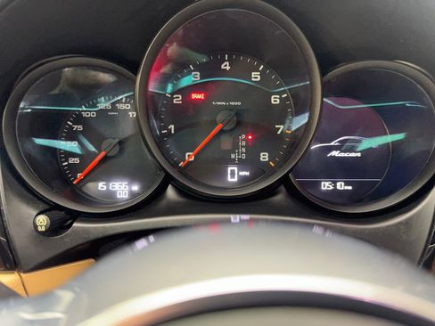 Used 2018 Porsche Macan image 58