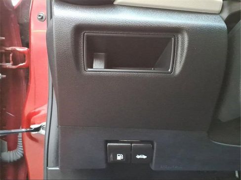 Used 2021 Nissan Versa SV image 17