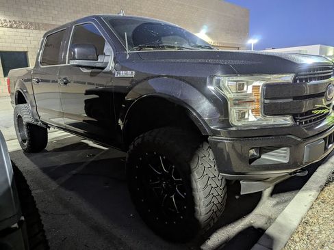 Used 2019 Ford F150 Lariat w/ Equipment Group 502A Luxury AWD/4WD image 3