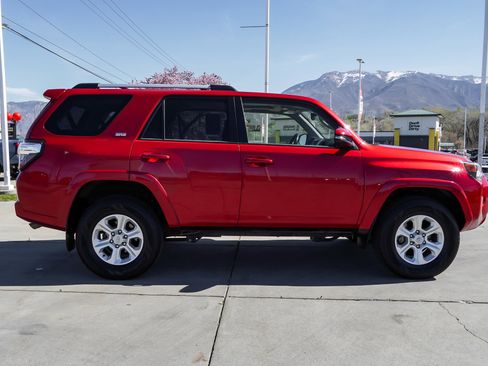 Certified 2024 Toyota 4Runner SR5 Premium w/ Moonroof Package AWD/4WD image 9