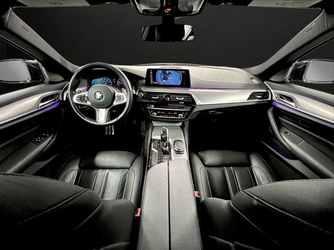 Used 2019 BMW 540i w/ M Sport Package RWD image 11