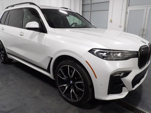 Used 2021 BMW X7 xDrive40i w/ M Sport Package AWD/4WD image 2