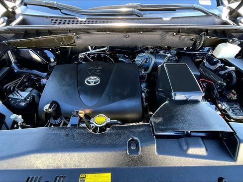 Used 2017 Toyota Highlander XLE image 31